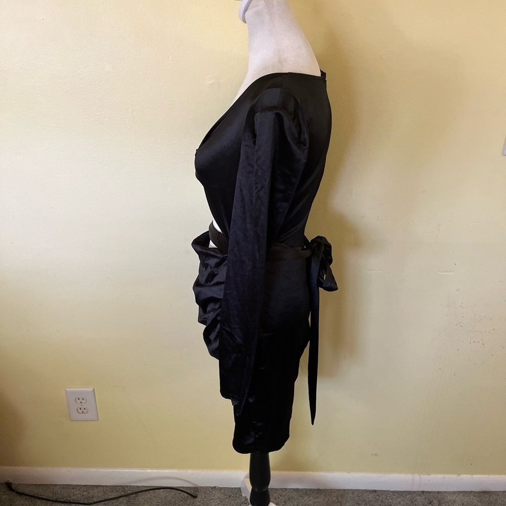 Better Be Black Cut-Out Long Sleeve Dress Size Medium - Picture 6 of 8
